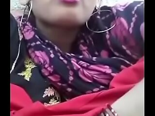 Indian Gorgeous Cougar Bhabhi Fingers Herself
